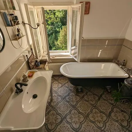 Magical With Terrace Near Hradcany Apartamento Praga